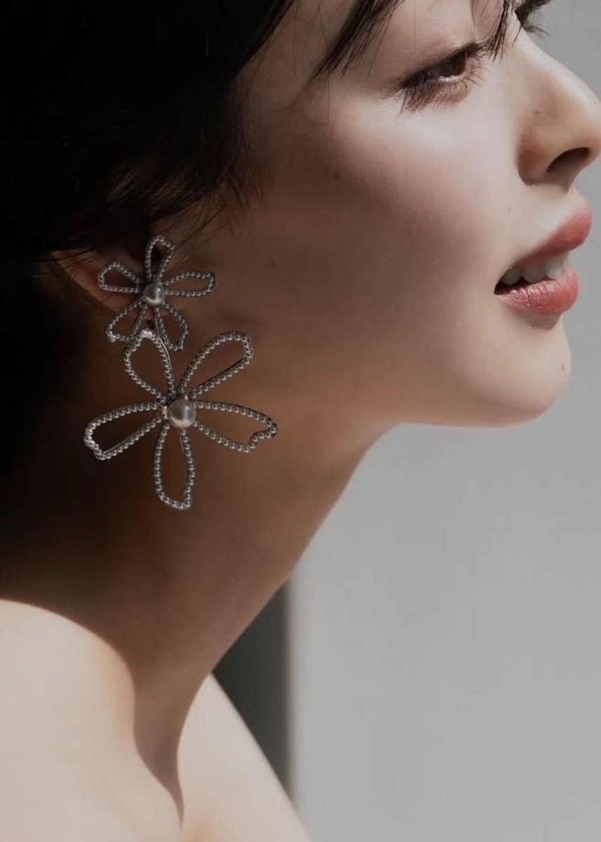 Daisy Dublet Floral Earrings - bridal Earrings - Elizabeth Bower