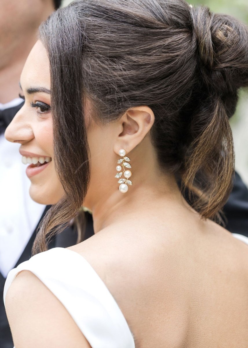 Evie Drop | Pearl Bridal Earrings - bridal Earrings - Elizabeth Bower