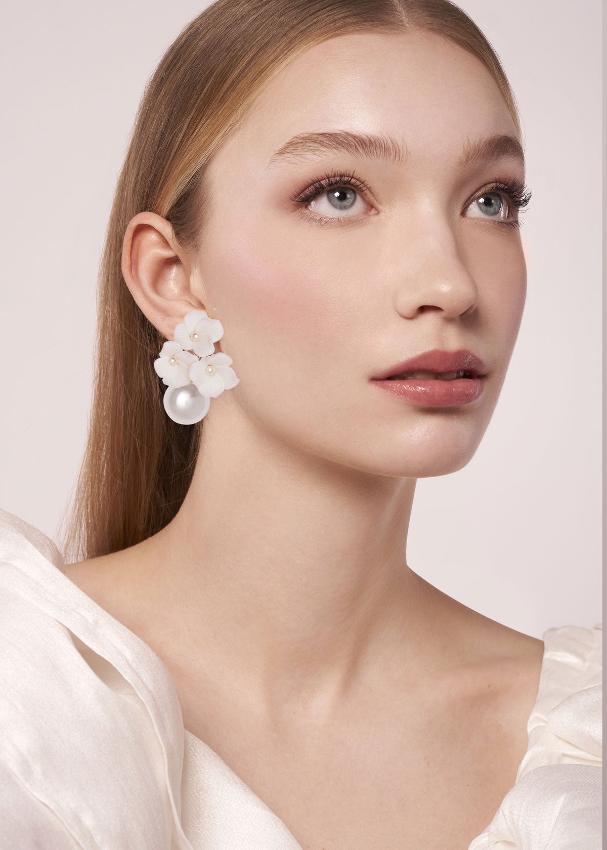 Weiss Cluster Duet Earrings - Bridal Pearl Floral – Elizabeth Bower